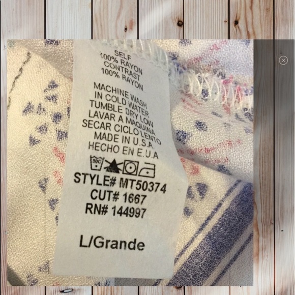 WOMENS SLEEVELESS HALTER NECK TOP NWOT - Picture 3 of 3